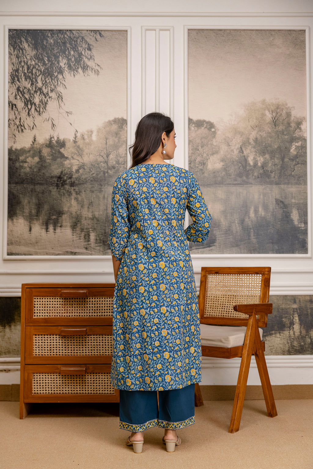 Mehka Neel Kurta Set