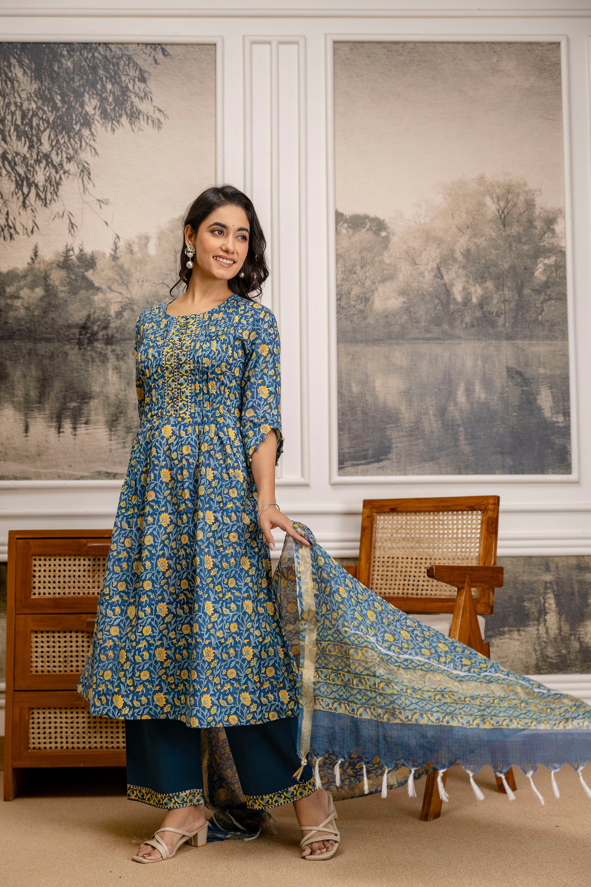 Mehka Neel Kurta Set