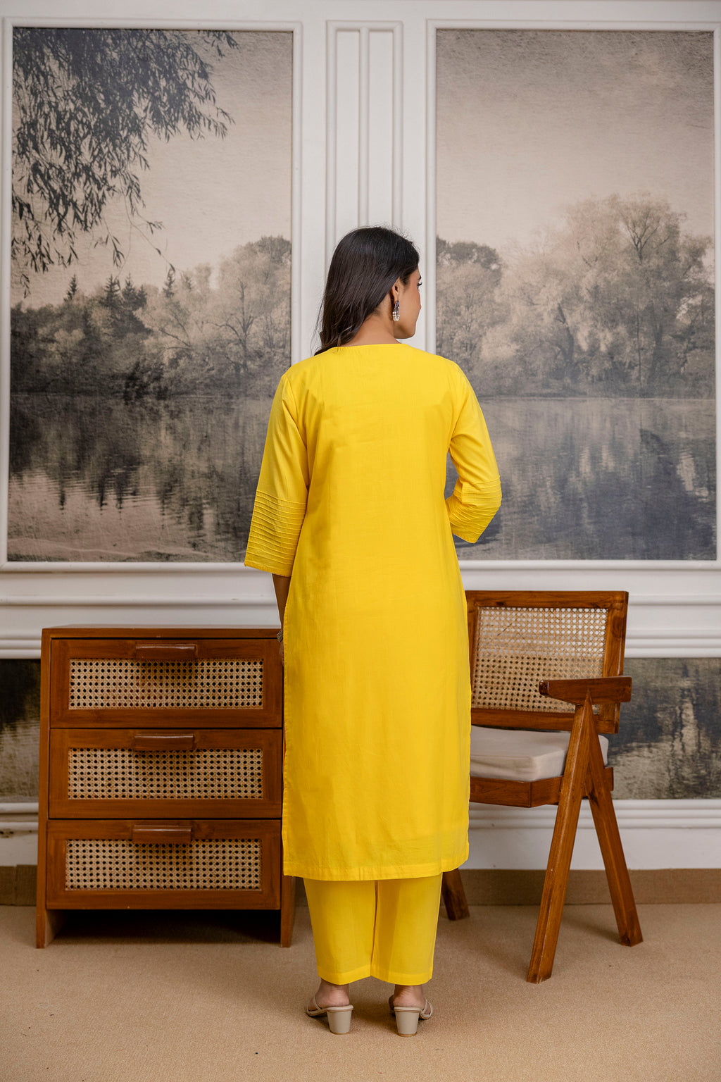 Sunehri Gul Kurta Set