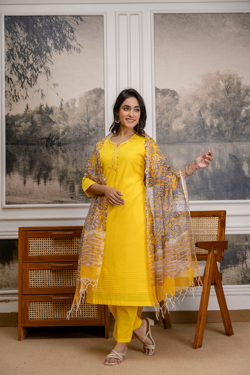 Sunehri Gul Kurta Set