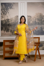 Sunehri Gul Kurta Set