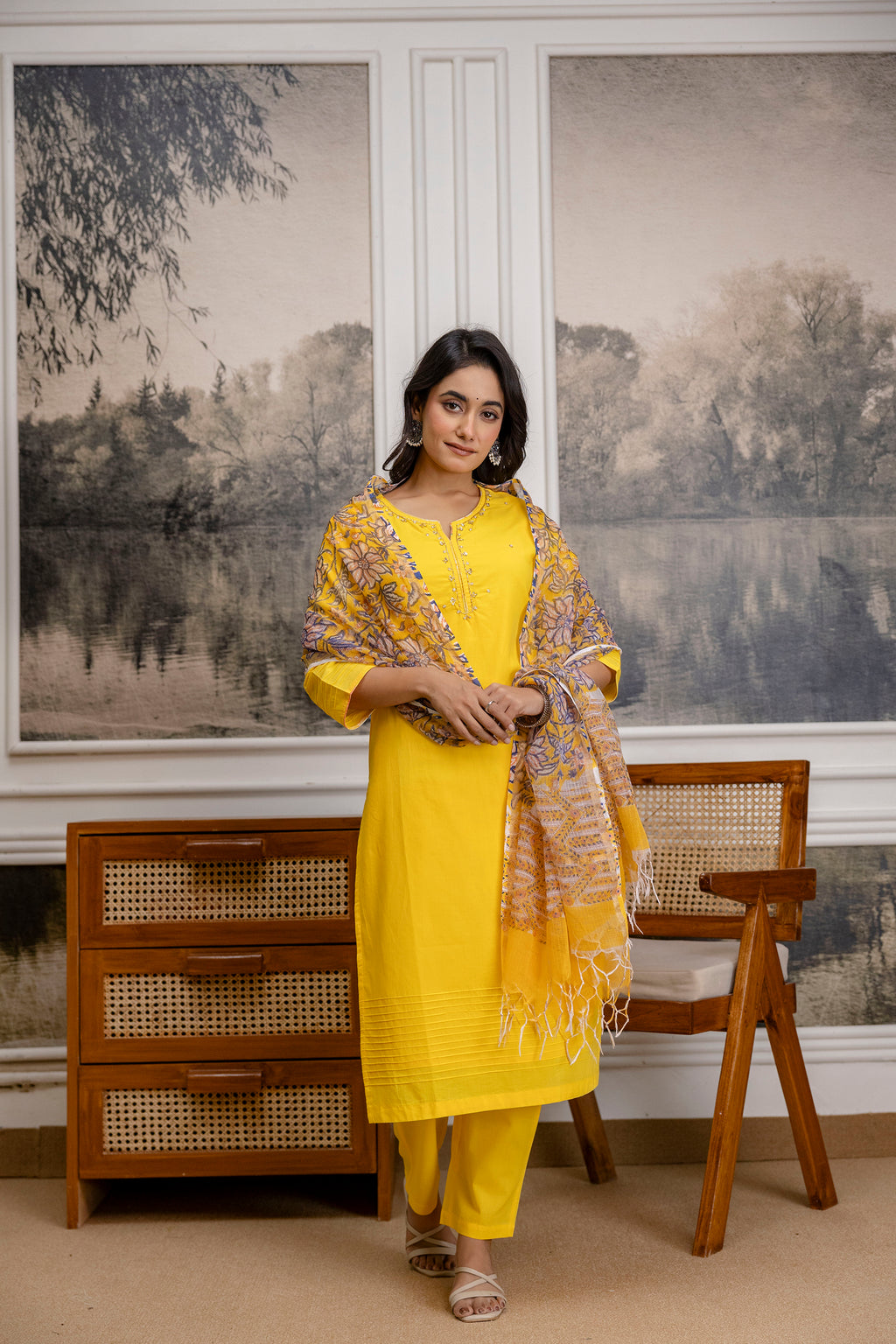 Sunehri Gul Kurta Set
