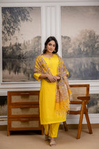 Sunehri Gul Kurta Set