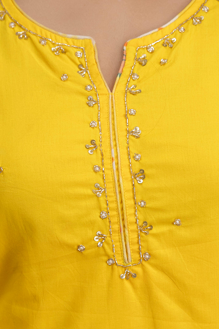 Sunehri Gul Kurta Set